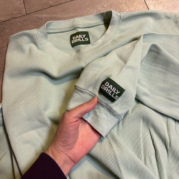 Daily Drills Thermal Top and Shorts Set in Mint - Picture 5 of 8